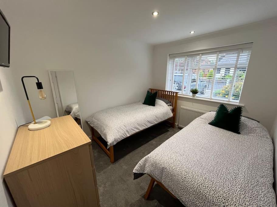 Idyllic Bungalow, Ideal Location In West Lancashire Burscough Bagian luar foto