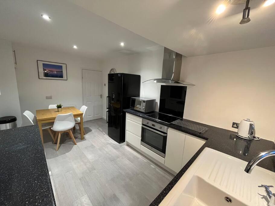Idyllic Bungalow, Ideal Location In West Lancashire Burscough Bagian luar foto