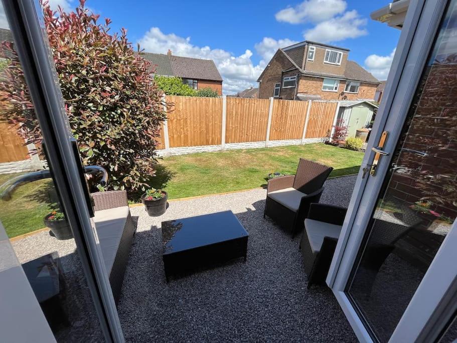 Idyllic Bungalow, Ideal Location In West Lancashire Burscough Bagian luar foto
