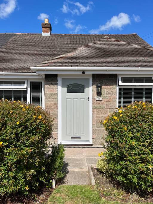 Idyllic Bungalow, Ideal Location In West Lancashire Burscough Bagian luar foto