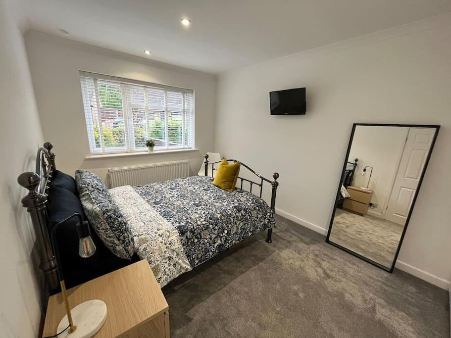 Idyllic Bungalow, Ideal Location In West Lancashire Burscough Bagian luar foto