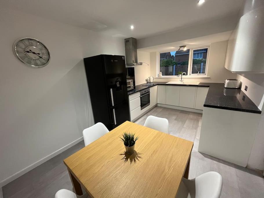 Idyllic Bungalow, Ideal Location In West Lancashire Burscough Bagian luar foto